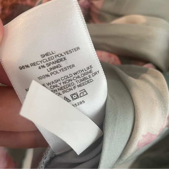 EXPRESS NWT Floral Satin Bow Back Crop Top - Sage Green Pink Size 2 - Picture 11 of 13